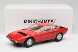 Maserati Khamsin Rood Minichamps 1:18 107123821 Hars — afbeelding 6 van 6