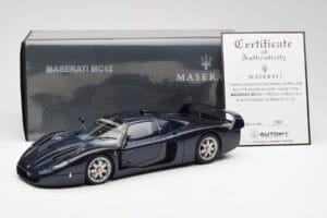 Maserati MC12 Road Car Blauw Metallic AUTOart 1:18 75802 Metaal — afbeelding 8 van 8