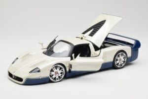 Maserati MC12 Wit Blauw Hot Wheels 1:18 G7158 Metaal — afbeelding 2 van 8