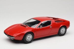 Maserati Merak Rood Minichamps 1:18 107123761 Hars