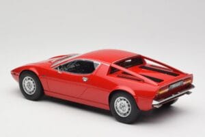 Maserati Merak Rood Minichamps 1:18 107123761 Hars — afbeelding 5 van 6