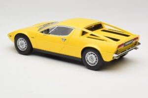 Maserati Merak Geel Minichamps 1:18 107123760 Hars — afbeelding 5 van 6