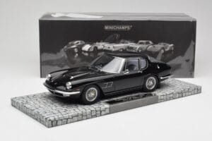 Maserati Mistral Zwart Minichamps 1:18 107123421 Hars — afbeelding 6 van 6