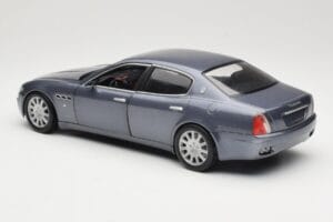 Maserati Quattroporte Blue Metallic Hot Wheels 1:18 B7003 Metaal — afbeelding 7 van 8