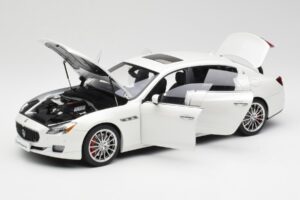 Maserati Quattroporte VI GTS Alpine Wit AUTOart 1:18 75808 Metaal — afbeelding 2 van 8
