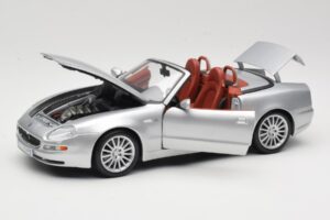 Maserati Spyder Zilver Maisto 1:18 31667 Metaal — afbeelding 2 van 8