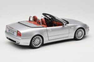 Maserati Spyder Zilver Maisto 1:18 31667 Metaal — afbeelding 3 van 8