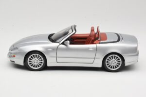 Maserati Spyder Zilver Maisto 1:18 31667 Metaal — afbeelding 4 van 8