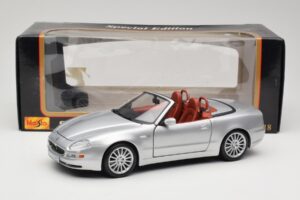 Maserati Spyder Zilver Maisto 1:18 31667 Metaal — afbeelding 8 van 8