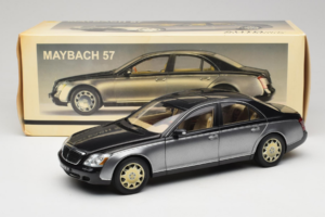 Maybach 57 SWB Caspian Black Himalayas Grey AUTOart 1:18 76151 Metaal — afbeelding 9 van 9