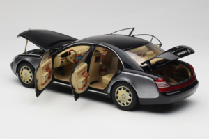 Maybach 57 SWB Caspian Black Himalayas Grey AUTOart 1:18 76151 Metaal — afbeelding 6 van 9