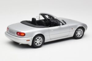 Mazda MX-5 Miata NA Highlight Zilver Gate 1:18 1015 Metaal — afbeelding 3 van 8