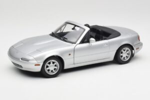 Mazda MX-5 Miata NA Highlight Zilver Gate 1:18 1015 Metaal