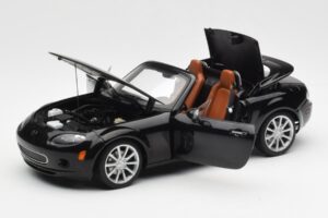 Mazda MX-5 NC Roadster Retractable Hardtop US Spec Zwart AUTOart 1:18 75971 Metaal — afbeelding 3 van 10