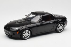 Mazda MX-5 NC Roadster Retractable Hardtop US Spec Zwart AUTOart 1:18 75971 Metaal