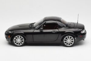 Mazda MX-5 NC Roadster Retractable Hardtop US Spec Zwart AUTOart 1:18 75971 Metaal — afbeelding 6 van 10