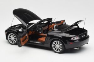 Mazda MX-5 NC Roadster Retractable Hardtop US Spec Zwart AUTOart 1:18 75971 Metaal — afbeelding 7 van 10
