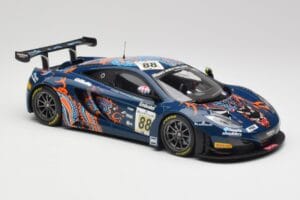 McLaren 12C GT3 #88 Von Ryan Racing A. Barff / T. Goodwin / B. Senna Spa 24 Hours 2013 Minichamps 1:18 151131388 Metaal — afbeelding 4 van 6