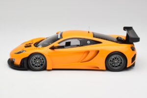 McLaren 12C GT3 Papaya Oranje Minichamps 1:18 151121391 Metaal — afbeelding 3 van 6