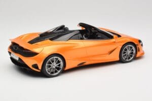 McLaren 750S Spider Papaya Orange GT Spirit 1:18 GT488 Hars — afbeelding 2 van 6