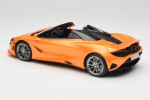 McLaren 750S Spider Papaya Orange GT Spirit 1:18 GT488 Hars — afbeelding 5 van 6