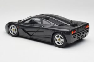 McLaren F1 Carbon Zwart Metallic Minichamps 1:18 530133420 Metaal — afbeelding 7 van 8