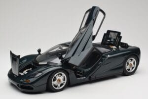 McLaren F1 Dark Green Metallic Minichamps 1:12 530133127 Metaal — afbeelding 2 van 9