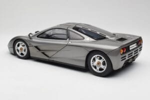 McLaren F1 Dark Silver Minichamps 1:12 530133124 Metaal — afbeelding 7 van 8