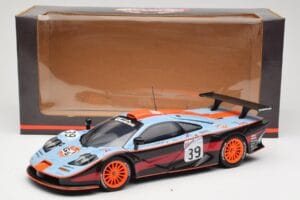 McLaren F1 GTR #39 Gulf R. Bellm / A. Gilbert / M. Sekiya 24 Hours of Le Mans 1997 UT Models 1:18 39725 Metaal — afbeelding 8 van 8