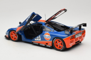 McLaren F1 GTR Gulf #33 R. Bellm / M. Weaver / J-J. Lehto 24 Hours of Le Mans 1996 UT Models 1:18 530161833 Metaal — afbeelding 5 van 8