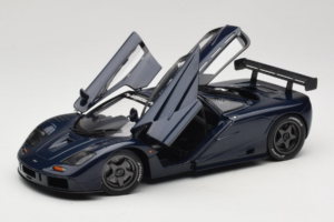 McLaren F1 GTR Le Mans Edition Paars UT Models 1:18 MCLAREN001 Metaal — afbeelding 2 van 8