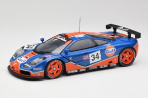 McLaren F1 GTR #34 Gulf Racing 1996 UT Models 1:18 39621 Metaal