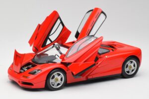 McLaren F1 Magma Rood Minichamps 1:18 530133422 Metaal — afbeelding 2 van 8