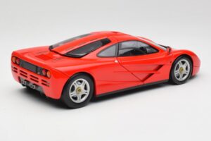 McLaren F1 Magma Rood Minichamps 1:18 530133422 Metaal — afbeelding 3 van 8