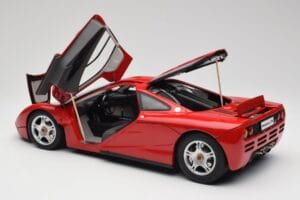 McLaren F1 Rood Minichamps 1:12 530133125 Metaal — afbeelding 6 van 9