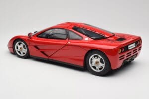 McLaren F1 Rood Minichamps 1:12 530133125 Metaal — afbeelding 8 van 9