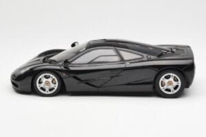 McLaren F1 Road Car Zwart AUTOart 1:18 76002 Metaal — afbeelding 4 van 8