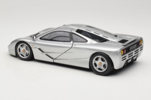 McLaren F1 Zilver UT Models 1:18 530133180-R1 Metaal — afbeelding 7 van 8