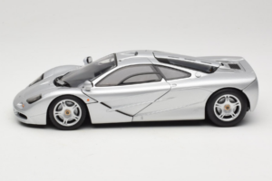 McLaren F1 Zilver UT Models 1:18 530133180 Metaal — afbeelding 4 van 8