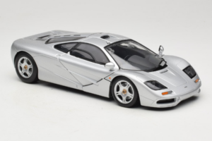 McLaren F1 Zilver UT Models 1:18 530133180 Metaal — afbeelding 6 van 8