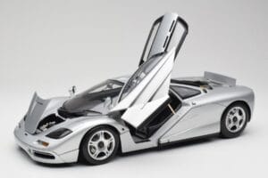 McLaren F1 Zilver Minichamps 1:12 530133129 Metaal — afbeelding 2 van 8
