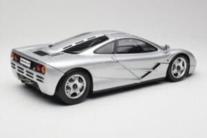 McLaren F1 Zilver Minichamps 1:12 530133129 Metaal — afbeelding 3 van 8