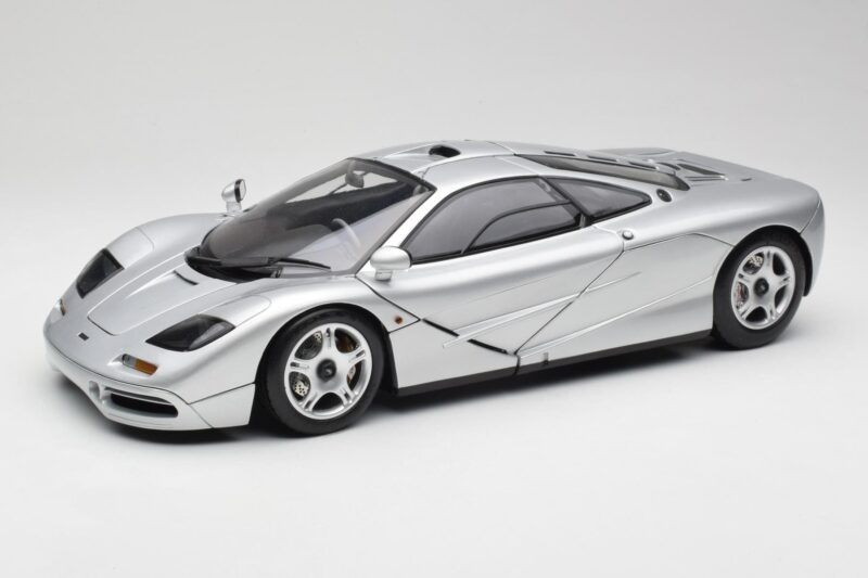 McLaren F1 Zilver Minichamps 1:12 530133129 Metaal
