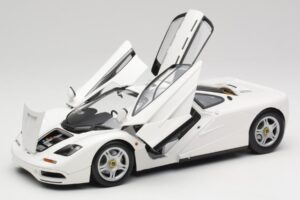 McLaren F1 Wit Minichamps 1:18 530133424 Metaal — afbeelding 2 van 8