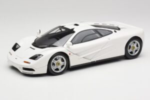 McLaren F1 Wit Minichamps 1:18 530133424 Metaal