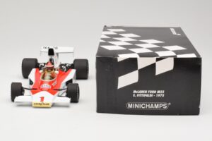 McLaren M23 Ford #1 E. Fittipaldi F1 1975 Minichamps 1:18 530751801 Metaal — afbeelding 8 van 9