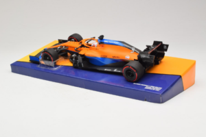 McLaren MCL35M Mercedes #3 D. Ricciardo McLaren F1 Team Bahrain Grand Prix 2021 Minichamps 1:18 533211803 Hars — afbeelding 5 van 7