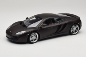 McLaren MP4-12C Matt Black Minichamps 1:18 110133021 Metaal