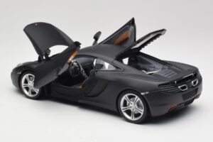 McLaren MP4-12C Matt Satellite Grijs Minichamps 1:18 110133024 Metaal — afbeelding 5 van 8