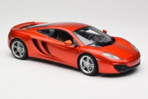 McLaren MP4-12C Orange Metallic Minichamps 1:18 110133020 Metaal — afbeelding 6 van 8